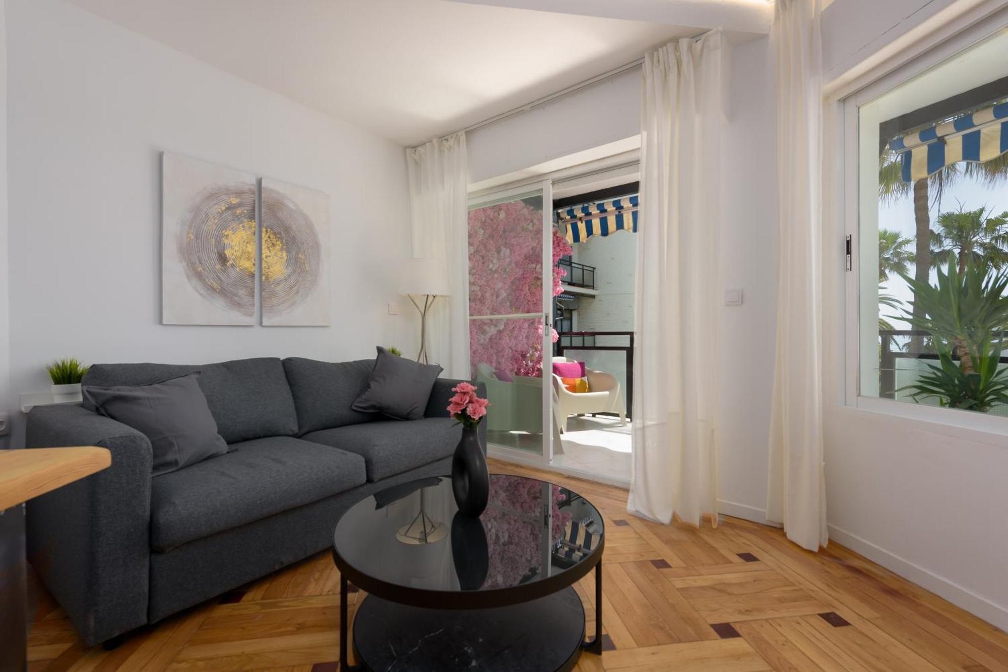 Sakura - En Front De Apartamento *